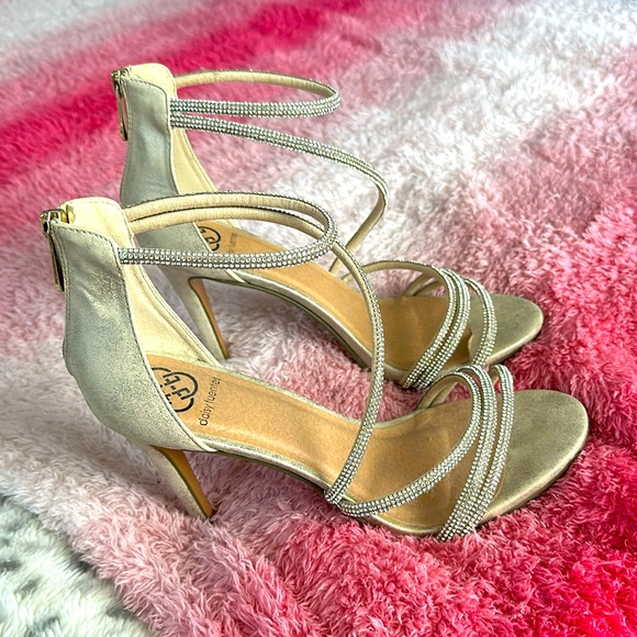 Gold Sparkly Women’s Heels - Picture 1 of 1